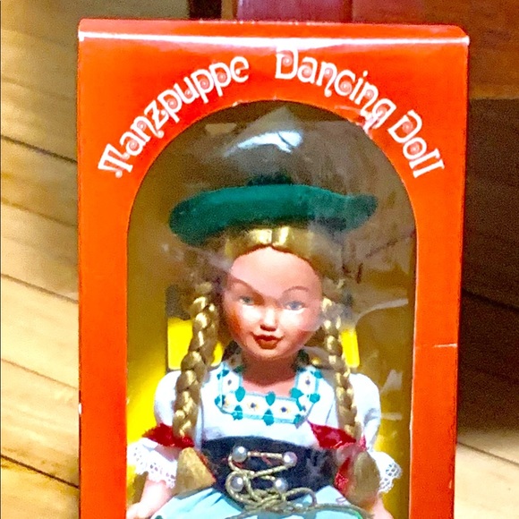 Vintage 8” Wind Up Dancing Doll West Germany Box. - Picture 5 of 6